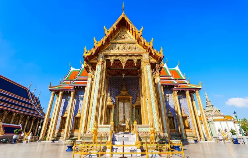 Bangkok Grand Palace and Wat Phra Kaew (Emerald Buddha)