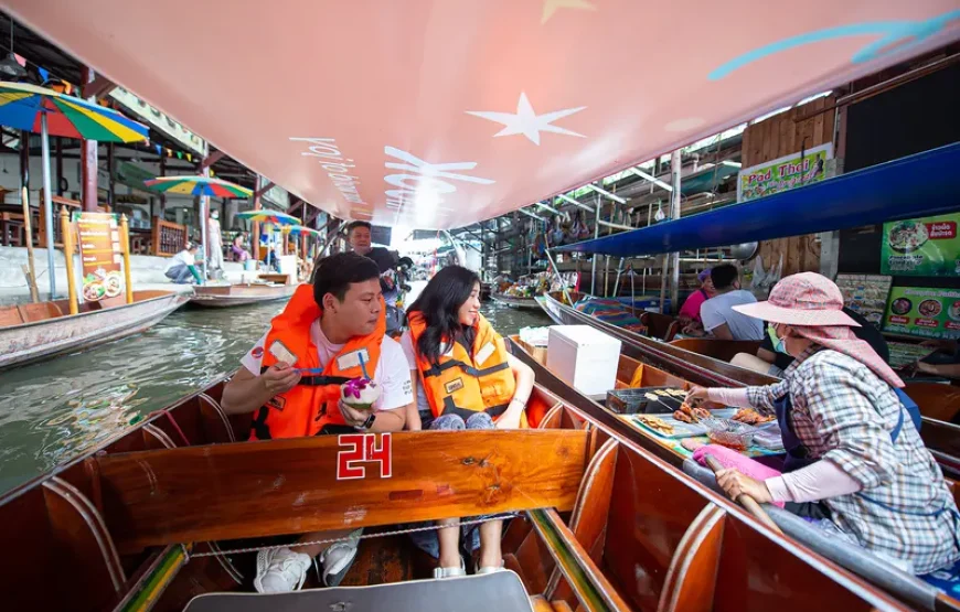 Damnoen Saduak Floating Market